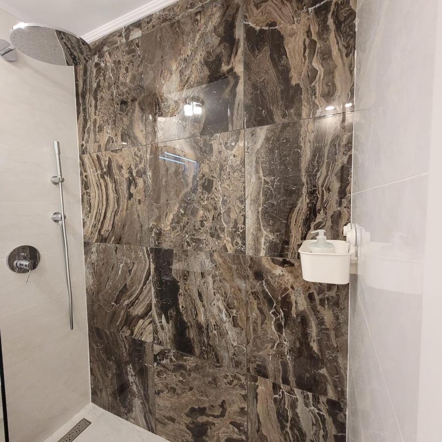 Studio 10 - Catedral Residence Bucharest - Free Parking Bagian luar foto