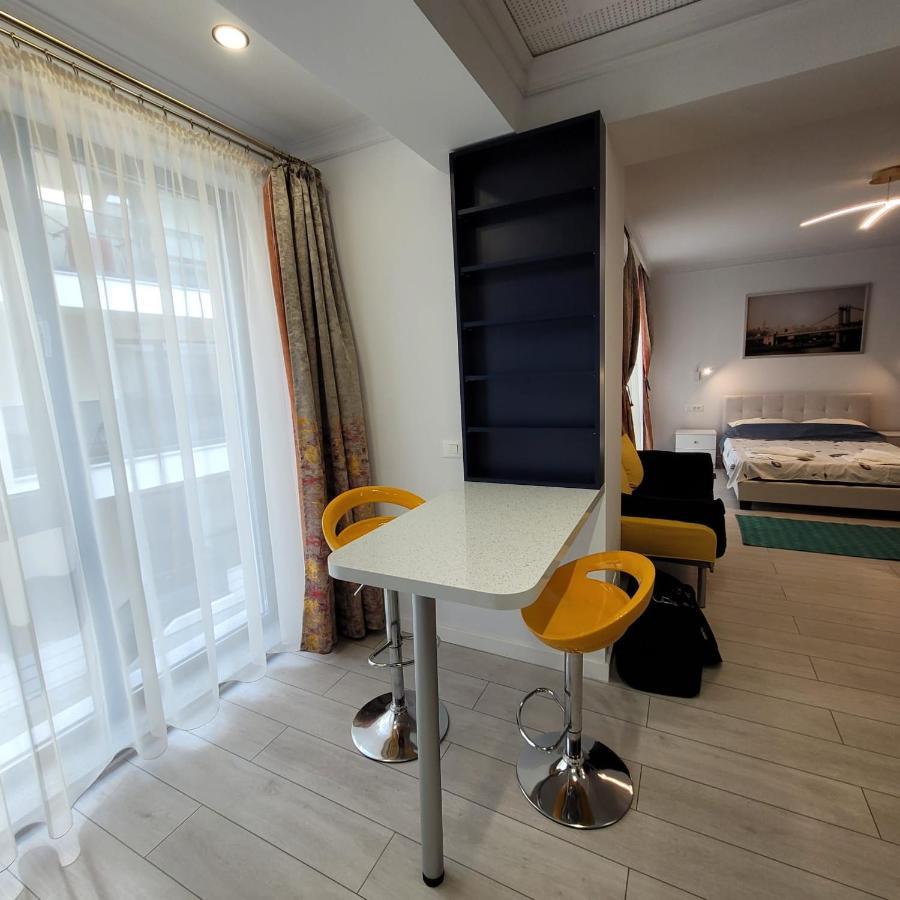 Studio 10 - Catedral Residence Bucharest - Free Parking Bagian luar foto